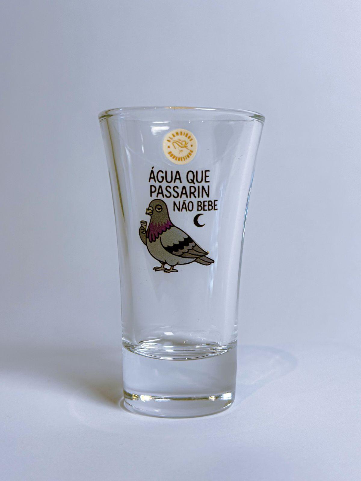imagem de Água que passarim não bebe